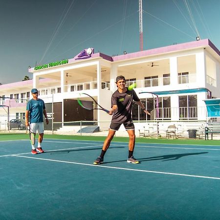 Cancun Tennis Inn Exterior photo