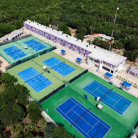 Cancun Tennis Inn Exterior photo