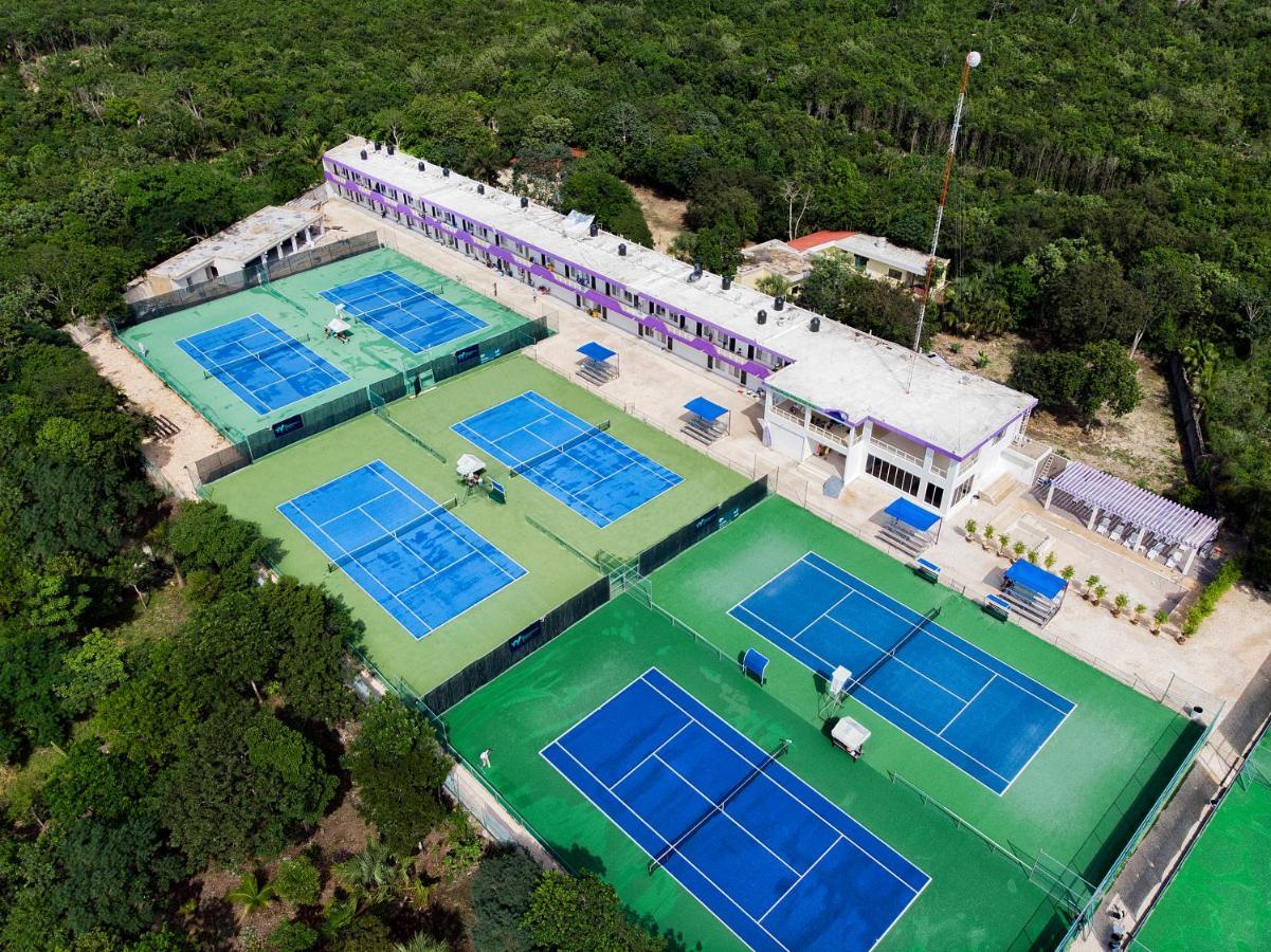 Cancun Tennis Inn Exterior photo